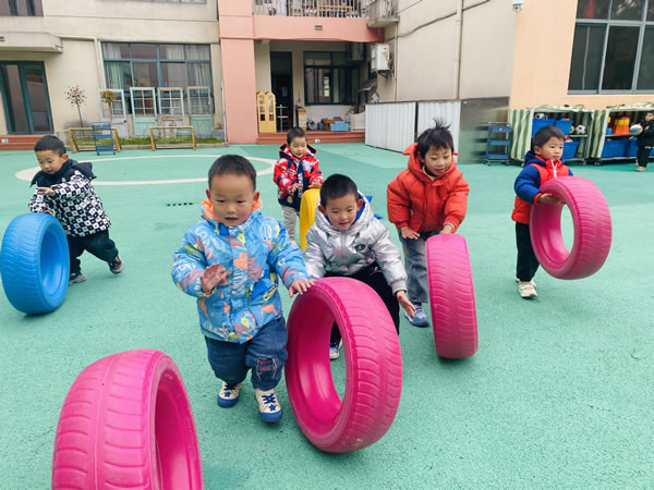 小4班：翻滚吧 轮胎