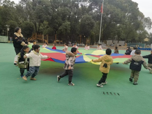 小3班  快乐的户外活动