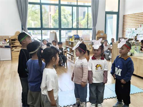 小5班：童话剧排练