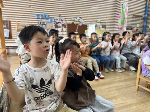 中6班：蜗牛与黄鹂鸟