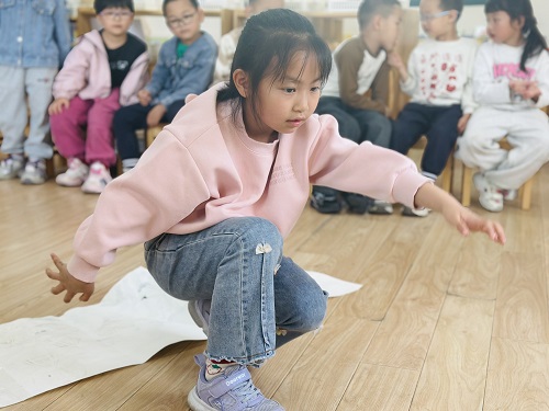 大5班：戏剧活动《兔子过河》