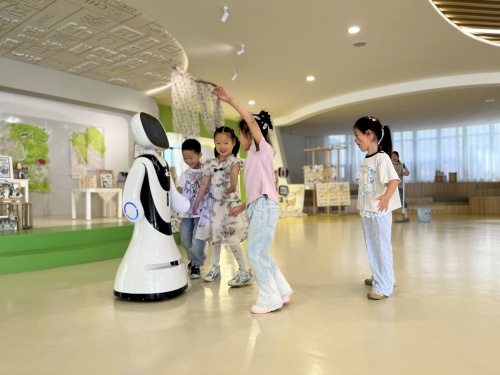 中4班：嗨！新朋友
