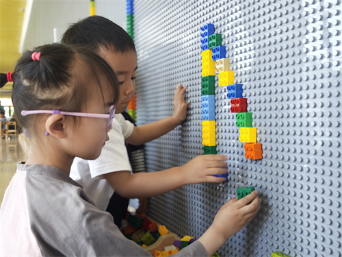 小5班：搭建帆船