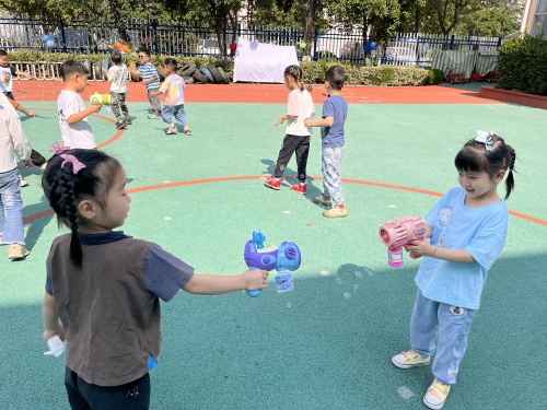 新惠园中2班：六一快乐