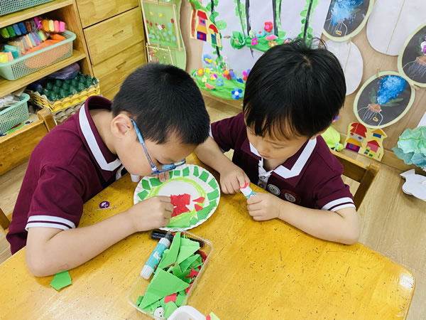 小4班：游戏时的我们