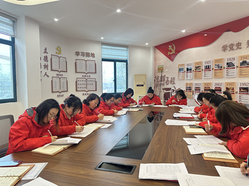 堰桥实幼：查摆问题补短板 凝…
